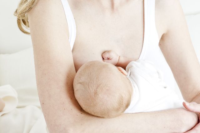 śmierć niemowląt a karmienie piersią