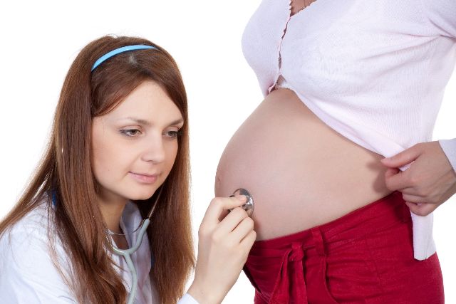 Zanieczyszczone powietrze zwiększa ryzyko przedwczesnych porodów